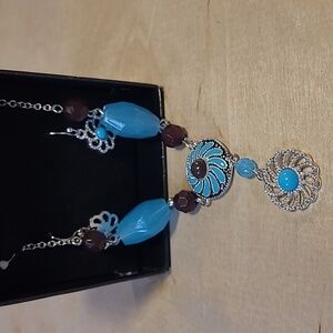 Avon Western Chic Necklace And Earrings Turquoise and Silver Gift Set